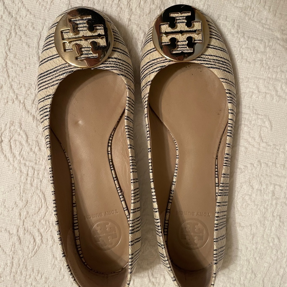 Tory Burch Women's Flats - Cream and Black Stripes size 7.5